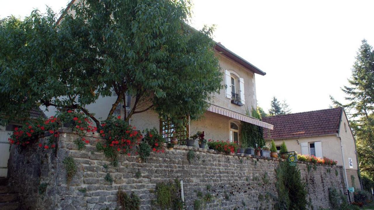 LA PROVIDENCE, chambres d'hôtes Saint-Sernin-du-Plain Exterior foto